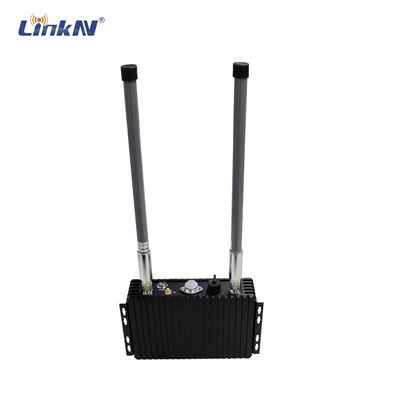 Wytrzymały, IP66, montowany w pojeździe LTE CPE 400 MHz / 600 MHz / 1,4 GHz / 1,8 GHz Szyfrowanie AES 10 W Duża moc